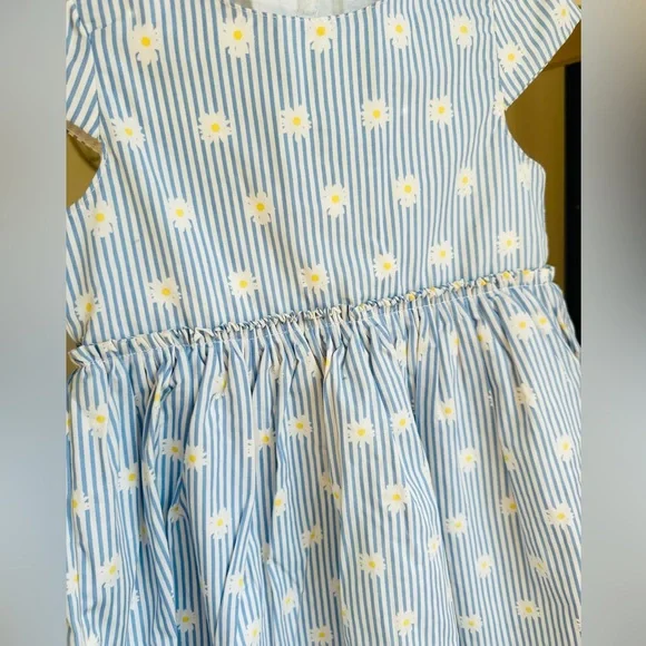 Charming Blue and White Kids Dress with Daisies - Picture 2 of 4